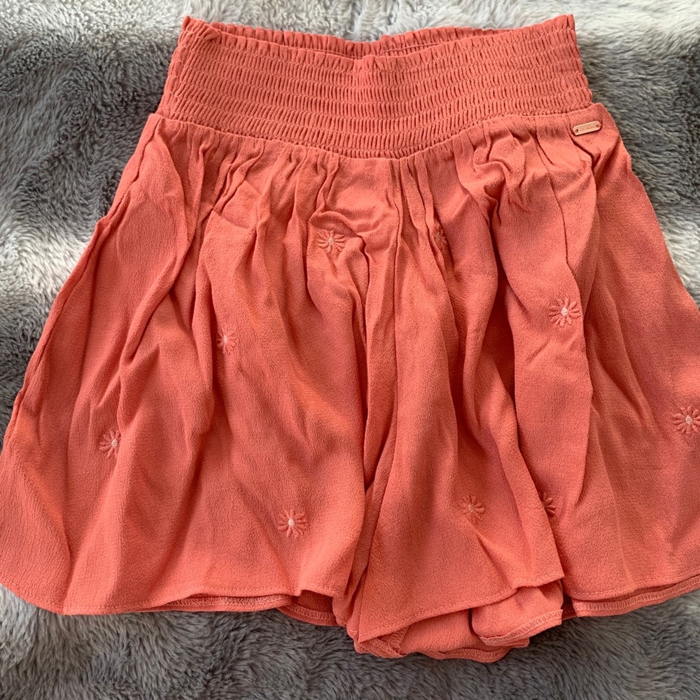 VS smocked short